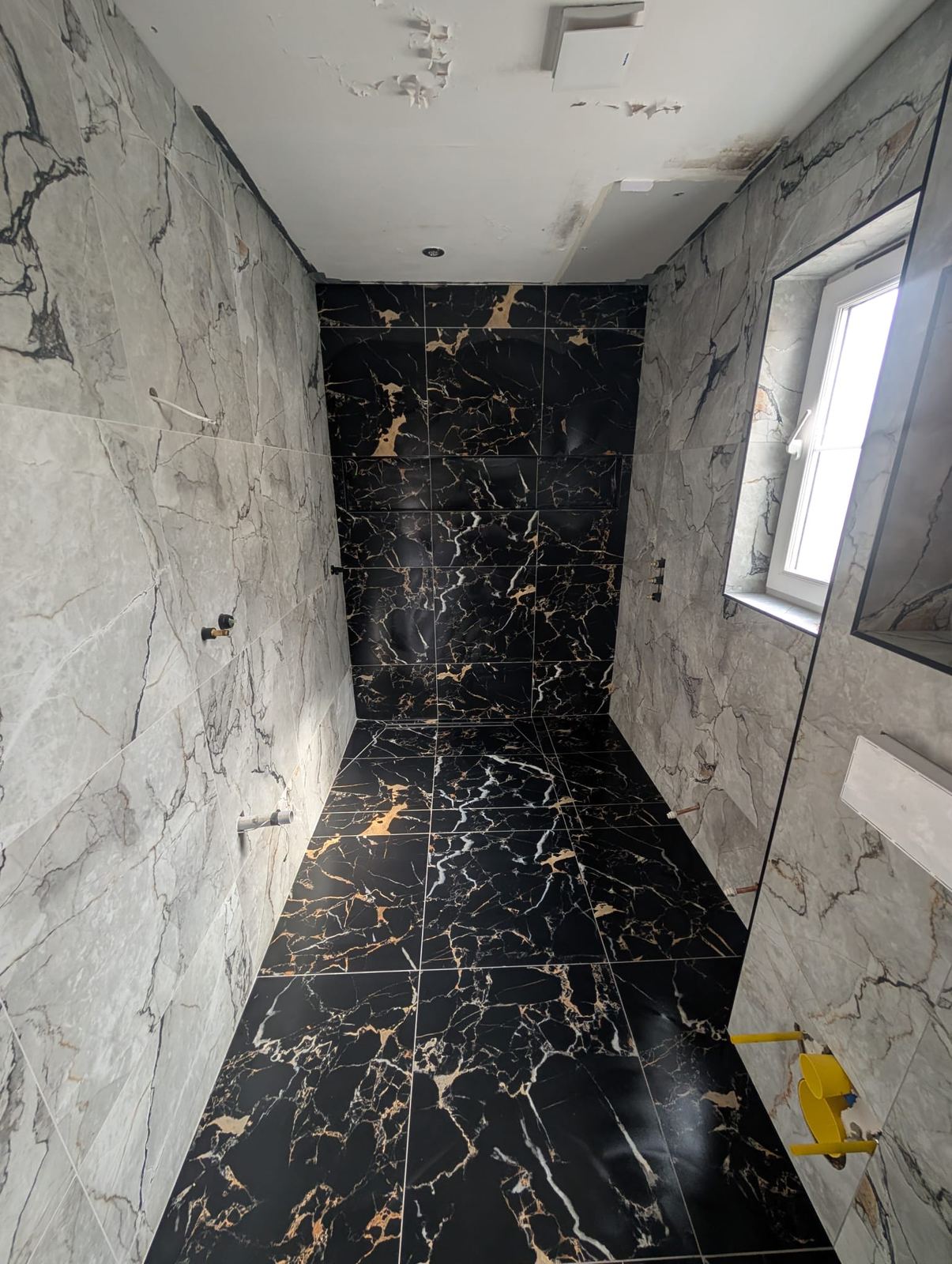 Ensuite With Walk-In Wet Deck And Two Niches, Cumbernauld