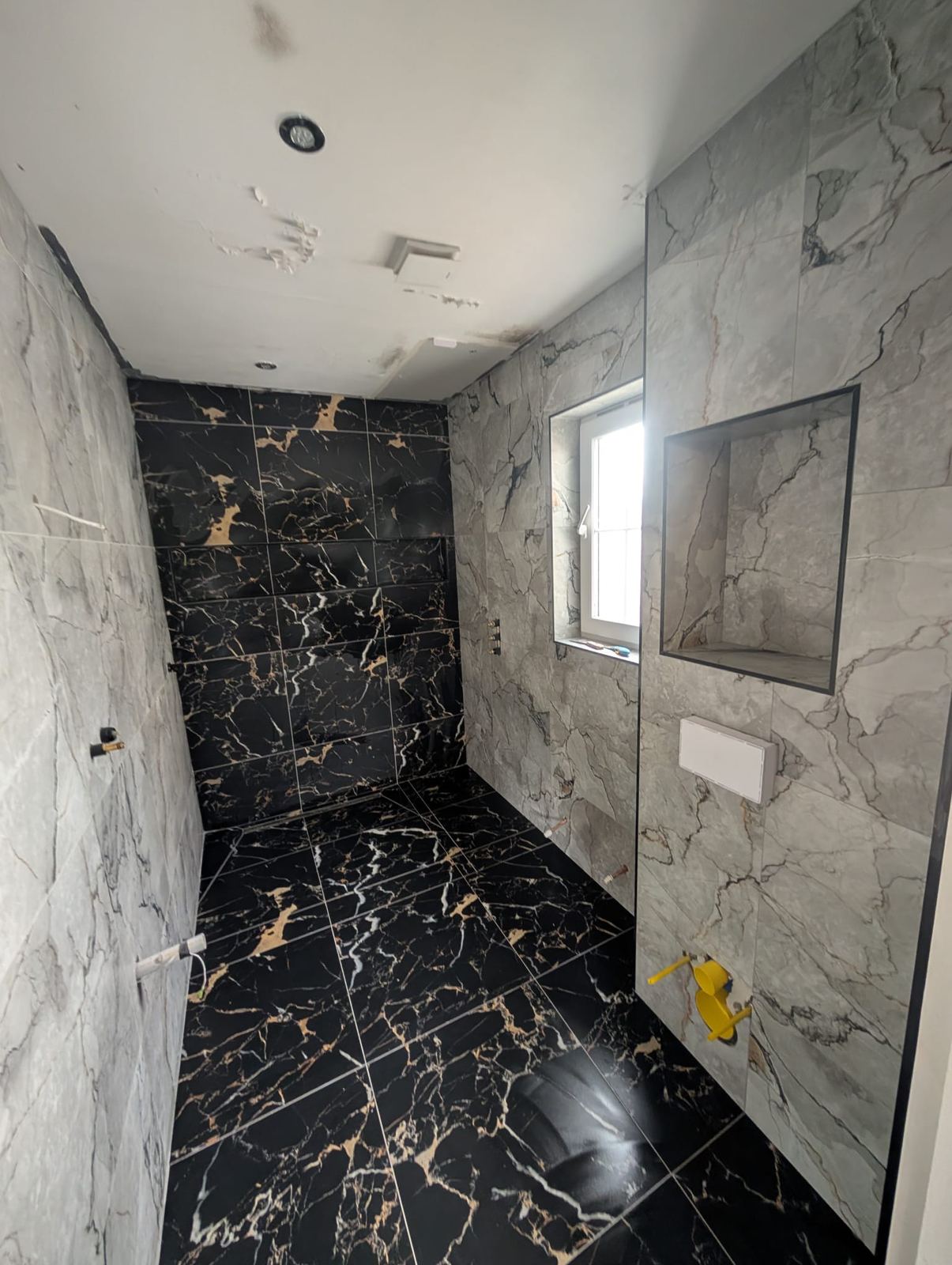 Ensuite With Walk-In Wet Deck And Two Niches, Cumbernauld