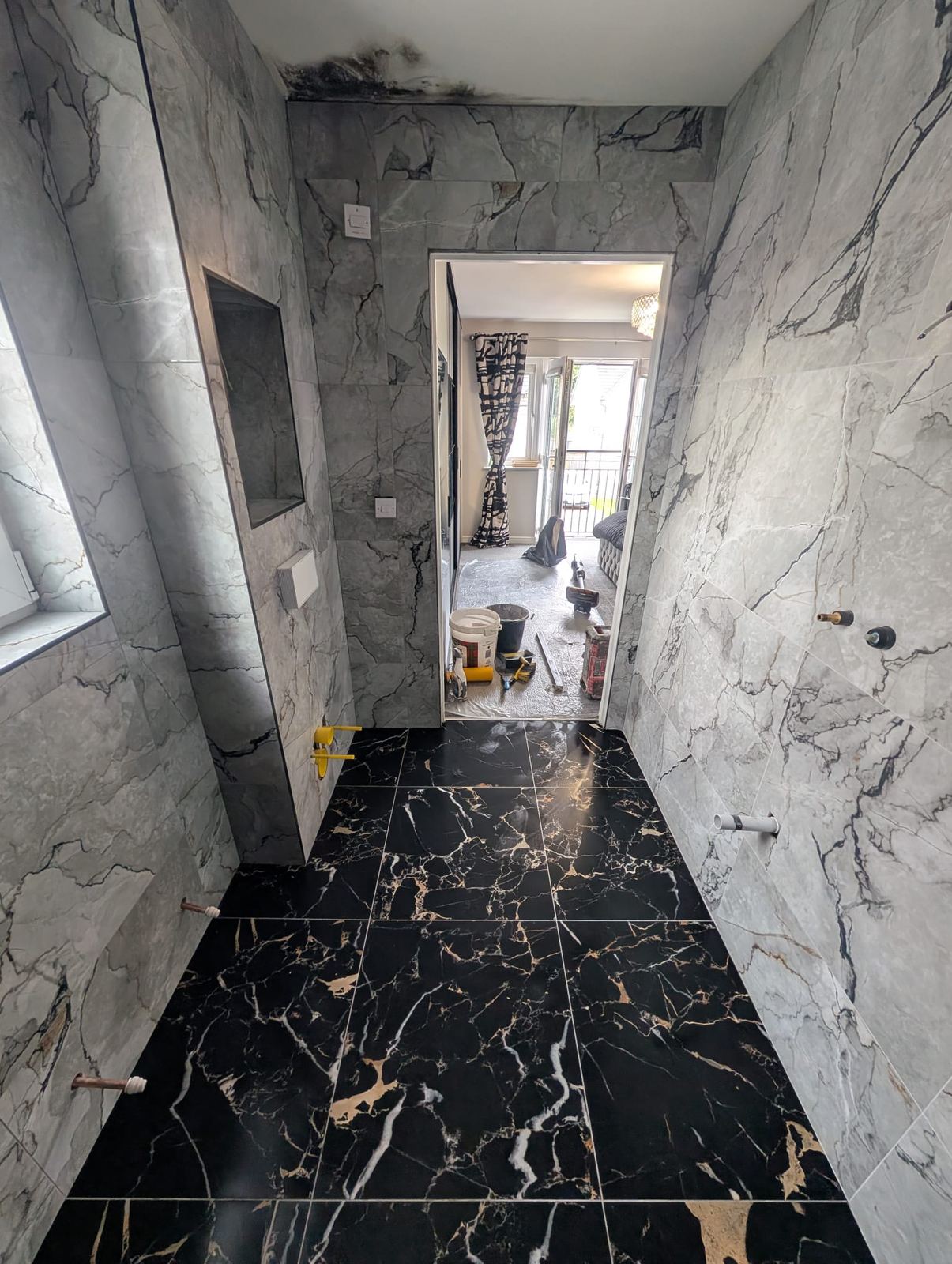 Ensuite With Walk-In Wet Deck And Two Niches, Cumbernauld